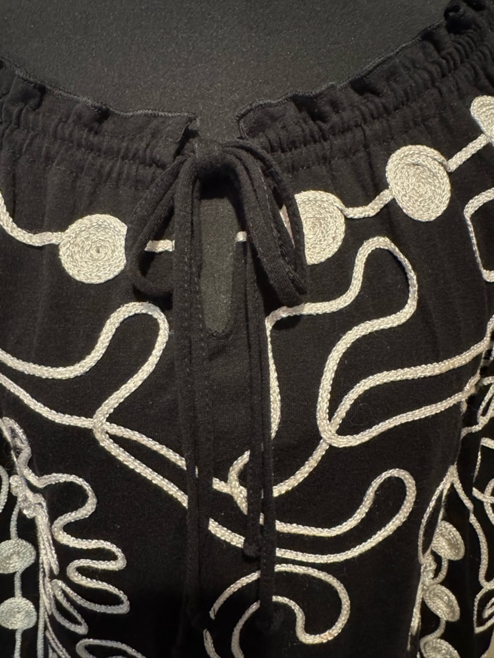 Lauren Michelle Black Off-the-Shoulder Tunic with White Embroidery Silver Thread - Picture 3 of 5